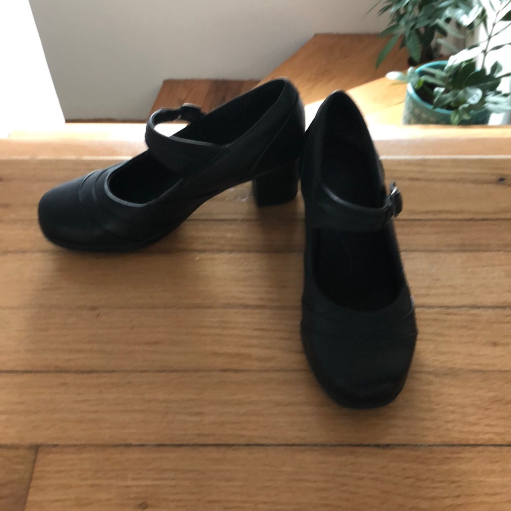 Clarks Mary Jane style pumps